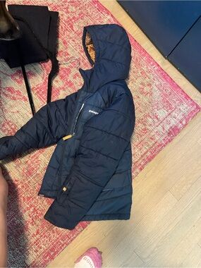 Patagonia boys 12  Navy Hooded Puffer Coat with Tan inside. Very good condition